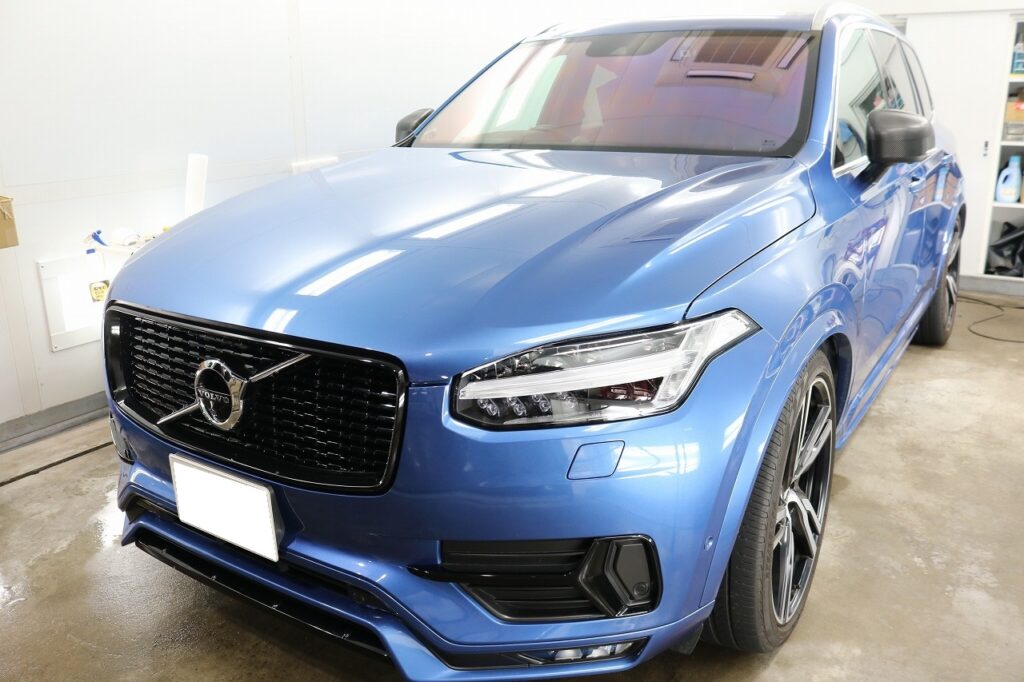 東京都板橋区からお越しのボルボXC90のグリルとドアミラーにラッピング施工しました。 ｜ カーフィルム,プロテクションフィルム施工事例一覧