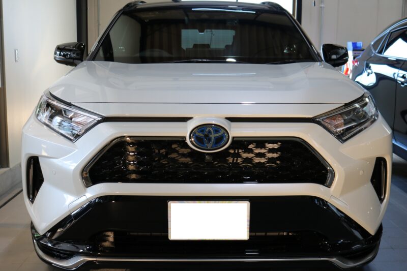 トヨタRAV4 PHVにメンテナンス性に優れたコーティング施工です 