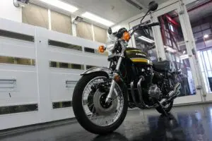 カワサキZ1-900にコーティング施工。東京都杉並区よりお越しのバイクに【セラミックコーティング10層】のアイキャッチ画像