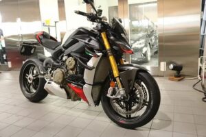 DUCATI V4 SP2にコーティング施工。埼玉県大宮市よりお越しのバイクに【セラミックコーティング4層】のアイキャッチ画像