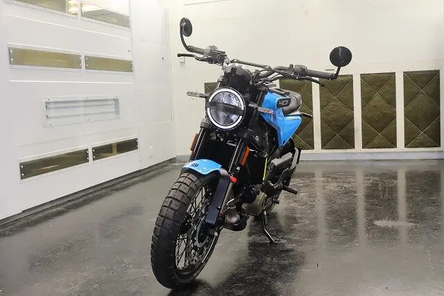 ハスクバーナ スヴァルトピレン401　バイクコーティング施工