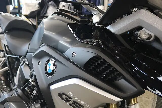 優れた耐スリキズ性能！新車BMW R1200GSにセラミックプロ9Ｈ4層コーティング施工です♪