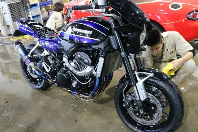 東京都よりご来店のKawasakiにバイクコーティング(CeramicPro9H4層コーティング)を施工させていただきました。