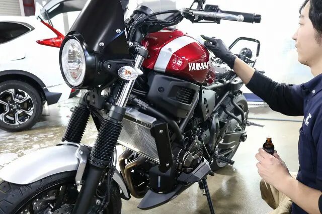 ヤマハXSR700にガラスコーティングの最高峰を施工！