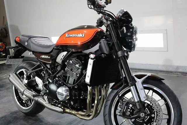 カワサキZ900RS 全体右側面